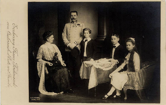 ArchdukeFranzFerdinandandFamily.jpg..jpg