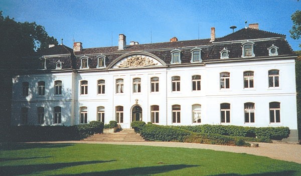 schloss-weissenhaus.jpg